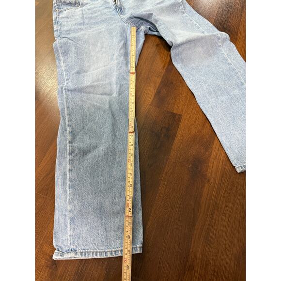 American Eagle Strigid High Rise Mom Jeans Light Wash Casual Minimalist Sz 12 - Picture 3 of 8